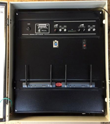 “AMPLITAB”  Tablero estanco, conteniendo un amplificador de audio de 200 WRMS con salida a línea de 100 V, y preamplificador 